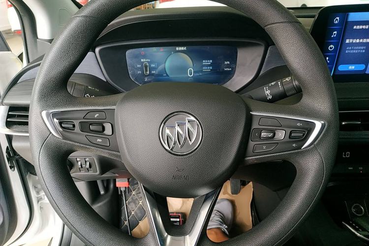 Used Buick Velite 6 2023 Revised Version 430 km Range – Commuter Edition Steering Wheel