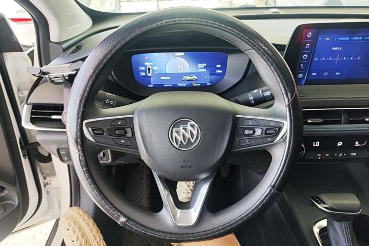 Used Buick Velite 6 2023 Revised Version 430 km Range – Commuter Edition Steering Wheel