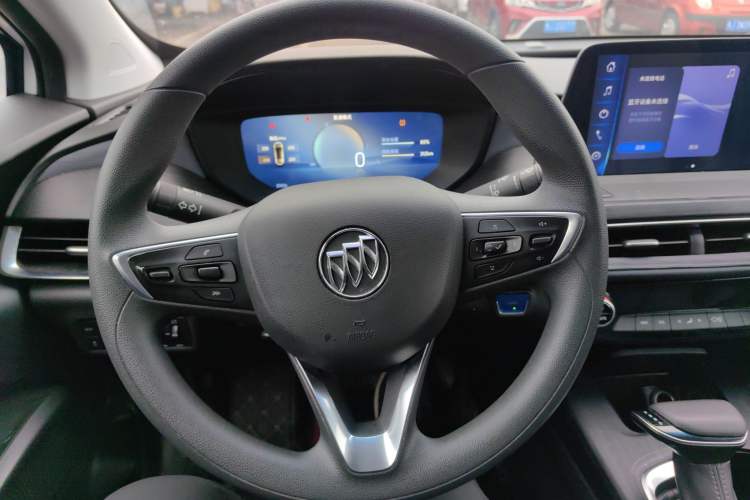 Used Buick Velite 6 2023 Revised Version 430 km Range – Commuter Edition Steering Wheel