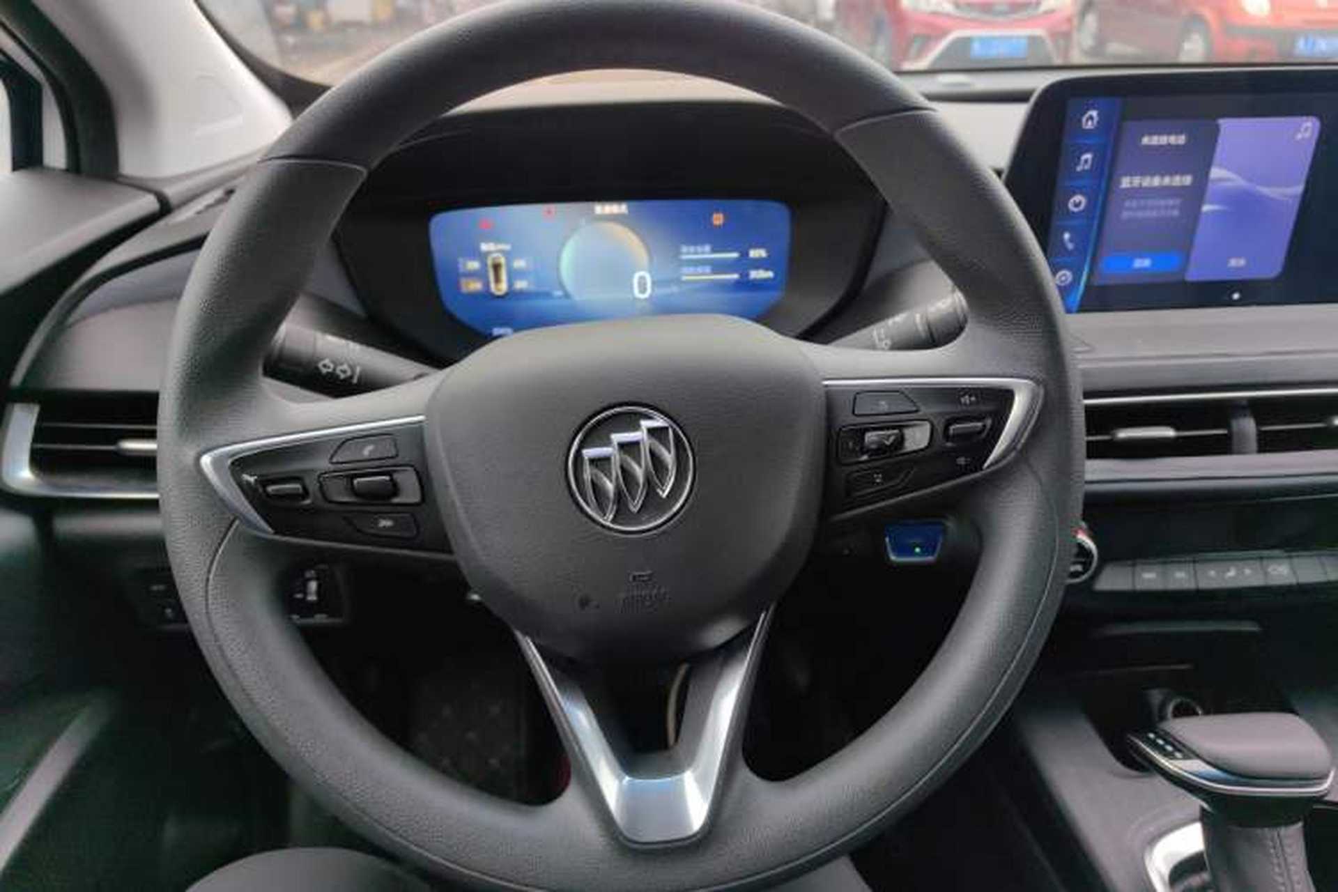 Used Buick Velite 6 2023 Revised Version 430 km Range – Commuter Edition Steering Wheel