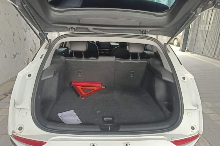 Used Buick Velite 6 2023 Revised Version 430 km Range – Commuter Edition Trunk