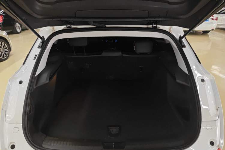 Used Buick Velite 6 2023 430km Range Commuter Version Trunk