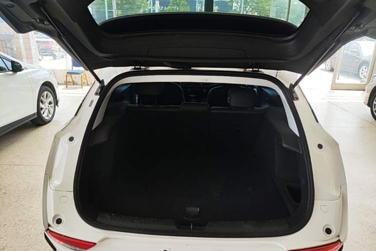 Used Buick Velite 6 2023 Revised Version 430 km Range – Commuter Edition Trunk