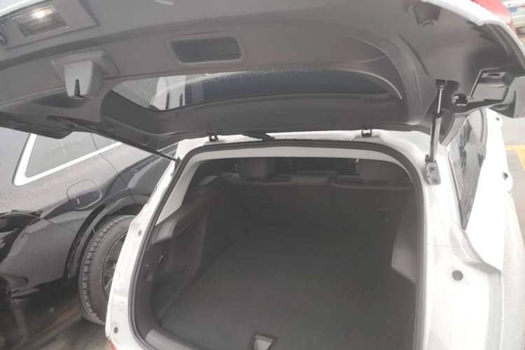 Used Buick Velite 6 2023 430km Range Commuter Version Trunk