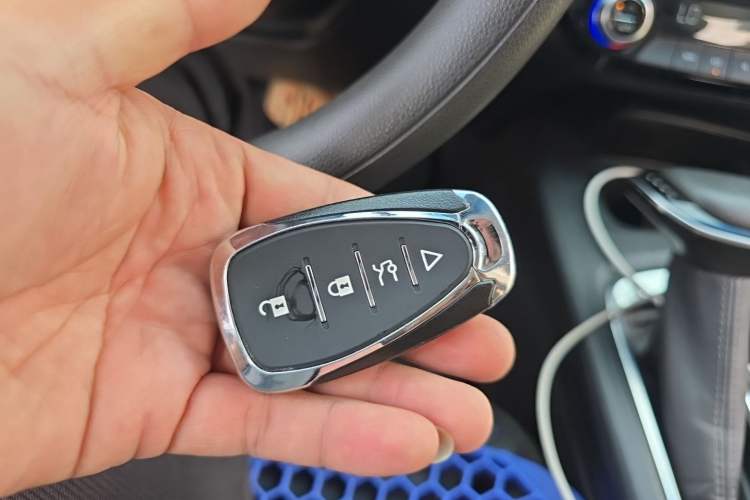 Used Buick Velite 6 2023 Revised Version 430 km Range – Commuter Edition Vehicle Key