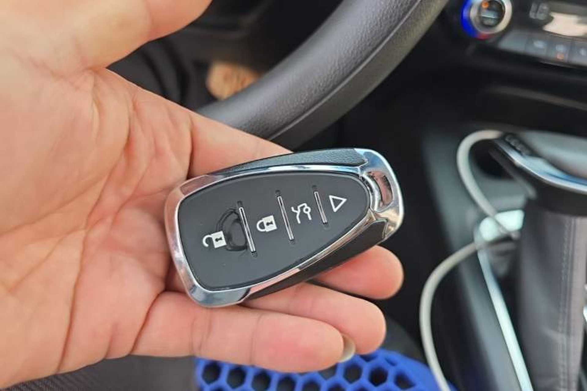 Used Buick Velite 6 2023 Revised Version 430 km Range – Commuter Edition Vehicle Key
