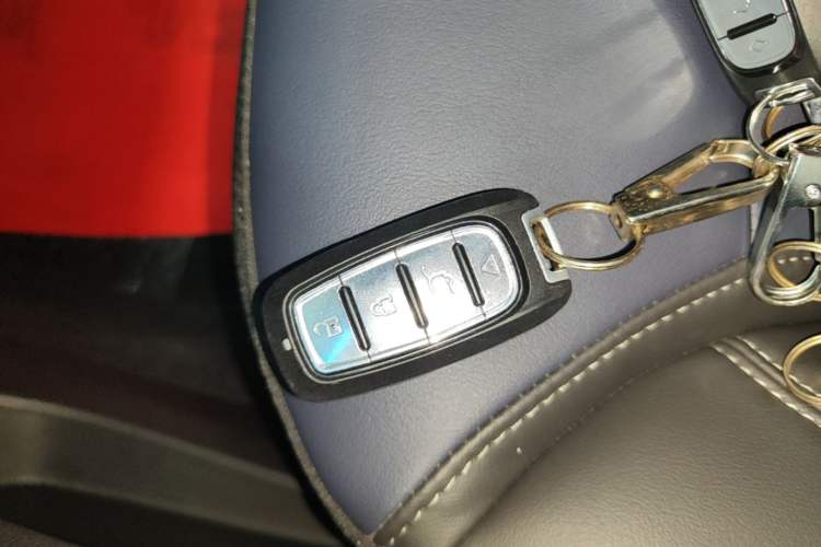 Used Buick Velite 6 2023 Revised Version 430 km Range – Commuter Edition Vehicle Key