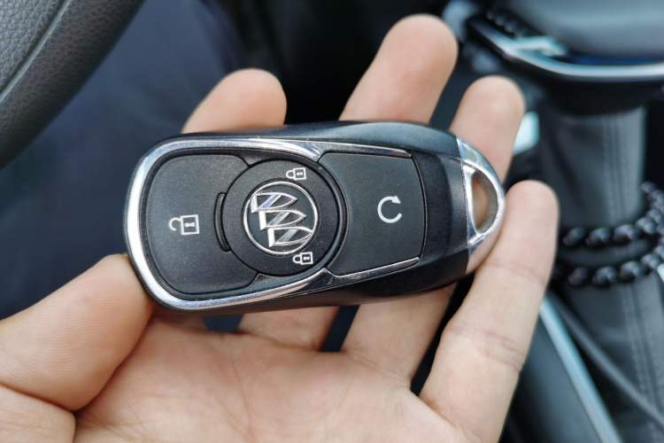 Used Buick Velite 6 2023 Revised Version 430 km Range – Commuter Edition Vehicle Key