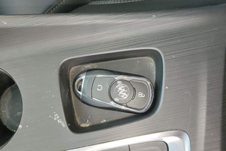 Used Buick Velite 6 2023 Revised Version 430 km Range – Commuter Edition Vehicle Key