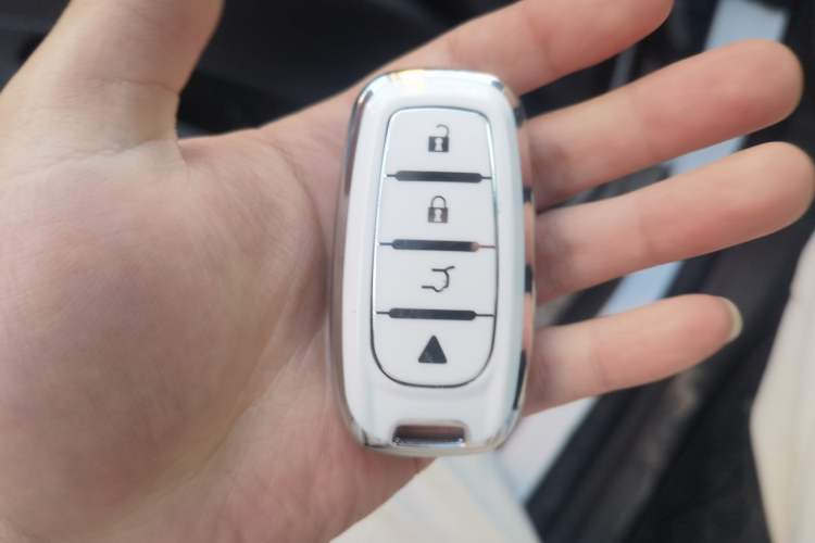 Used Buick Velite 6 2023 430km Range Commuter Version Vehicle Key
