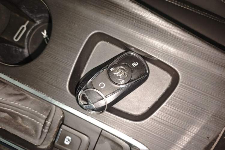 Used Buick Velite 6 2023 Revised Version 430 km Range – Commuter Edition Vehicle Key
