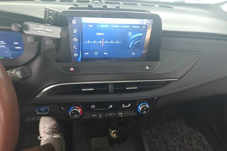 Used Buick Velite 6 2024 450km Enjoyment Plus Version Audio And AC Panel