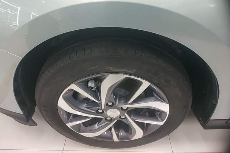 Used Buick Velite 6 2024 450km Enjoyment Plus Version Left Front Wheel Hub