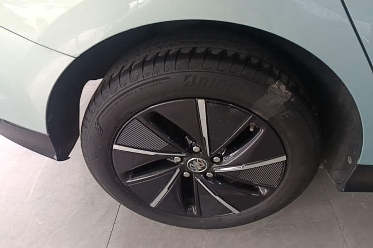 Used Buick Velite 6 2024 430km Enjoyment Version Right Rear Wheel Hub