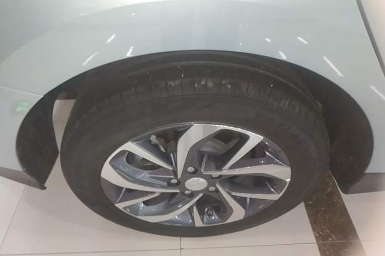 Used Buick Velite 6 2024 450km Enjoyment Plus Version Right Rear Wheel Hub