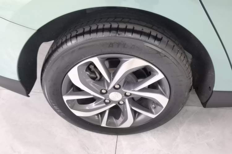 Used Buick Velite 6 2024 450km Comfort Edition PLUS Right Rear Wheel Hub