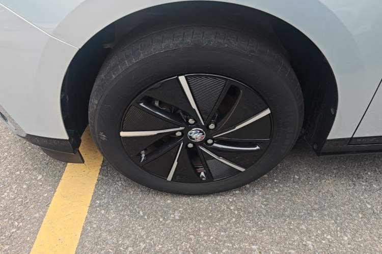Used Buick Velite 6 2024 430km Comfort Edition Left Front Wheel Hub