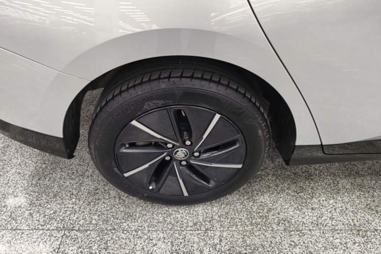 Used Buick Velite 6 2024 430km Enjoyment Version Right Rear Wheel Hub