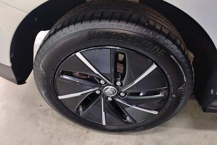 Used Buick Velite 6 2024 430km Enjoyment Version Right Rear Wheel Hub