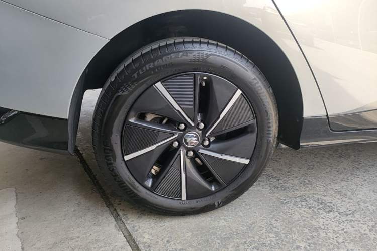 Used Buick Velite 6 2024 430km Enjoyment Version Right Rear Wheel Hub