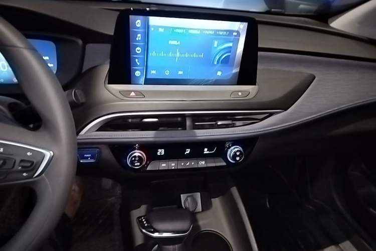 Used Buick Velite 6 2024 450km Range Commuter Version Audio And AC Panel