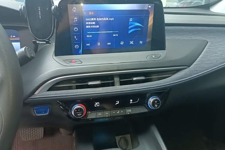 Used Buick Velite 6 2024 450km Range Commuter Version Audio And AC Panel