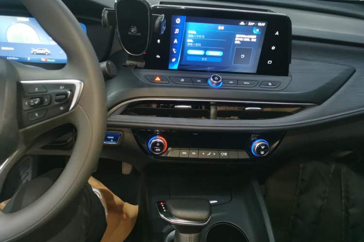 Used Buick Velite 6 2024 450km Range Commuter Version Audio And AC Panel