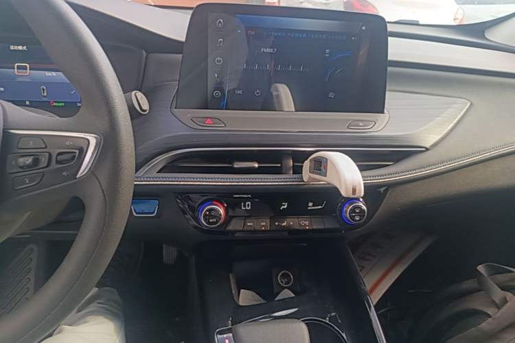 Used Buick Velite 6 2024 430km Comfort Edition Audio And AC Panel