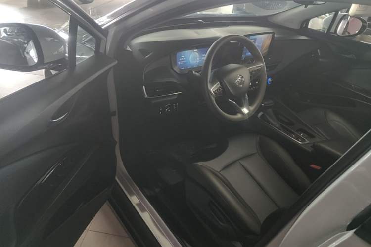 Used Buick Velite 6 2024 450km Range Commuter Version Driver Seat