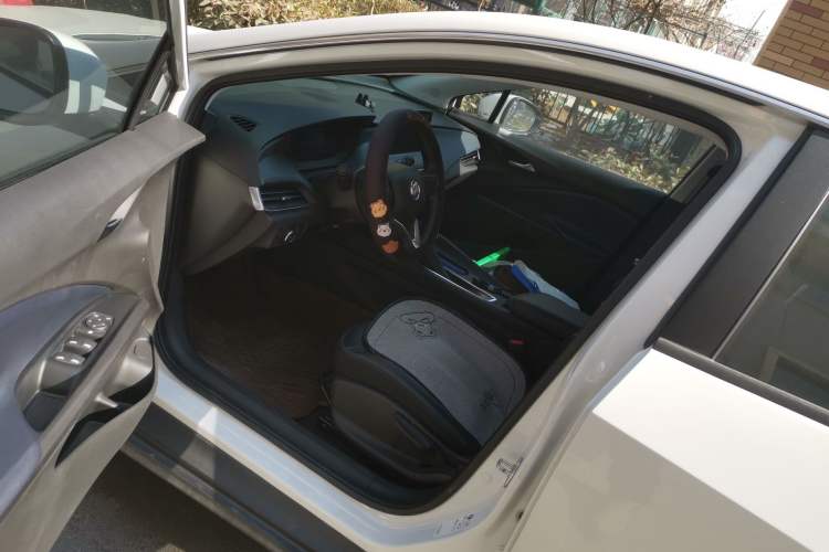 Used Buick Velite 6 2024 450km Range Commuter Version Driver Seat
