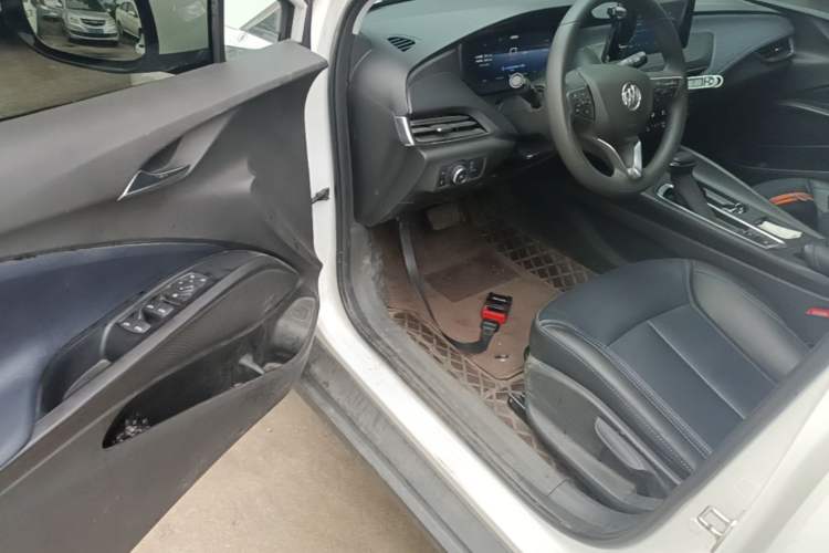 Used Buick Velite 6 2024 450km Range Commuter Version Driver Seat