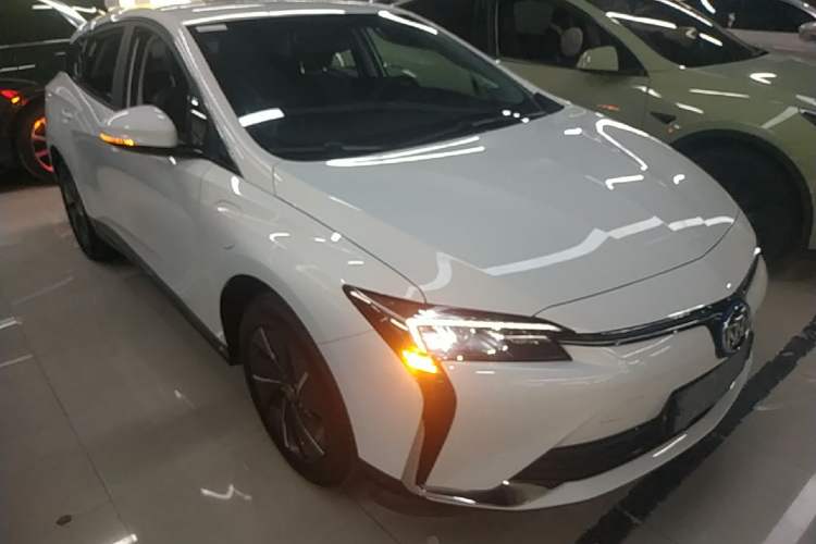 Used Buick Velite 6 2024 430km Comfort Edition Front Right 45 Deg