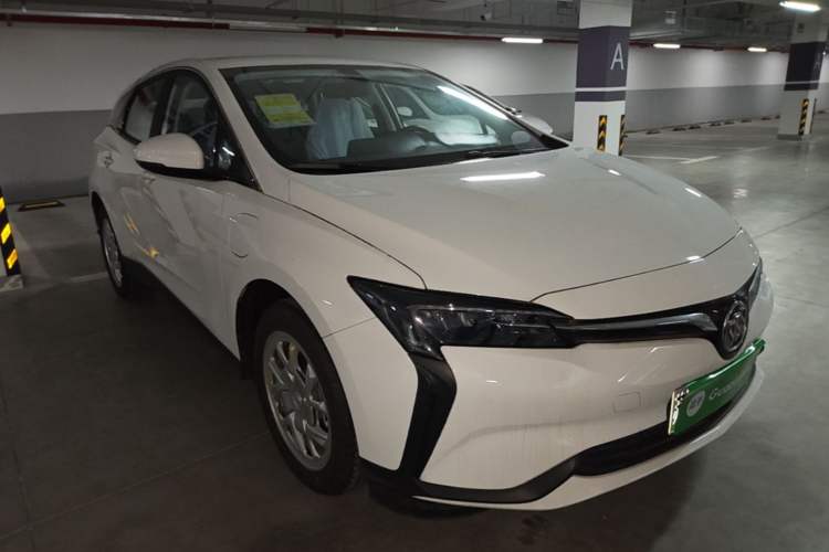 Used Buick Velite 6 2024 450km Range Commuter Version Front Right 45 Deg