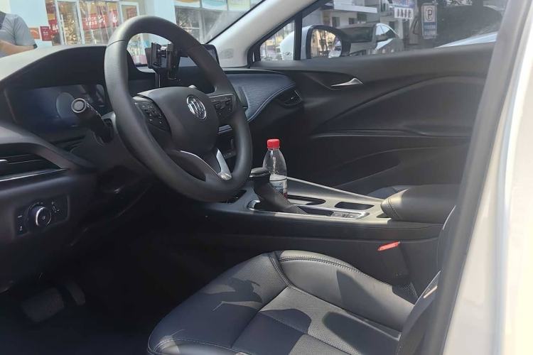 Used Buick Velite 6 2024 450km Range Commuter Version Interior 2