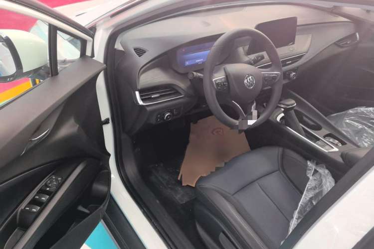 Used Buick Velite 6 2024 450km Range Commuter Version Interior 2