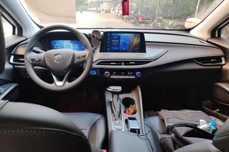 Used Buick Velite 6 2024 450km Range Commuter Version Interior 2
