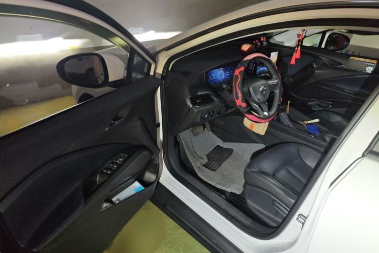 Used Buick Velite 6 2024 450km Range Commuter Version Interior 3