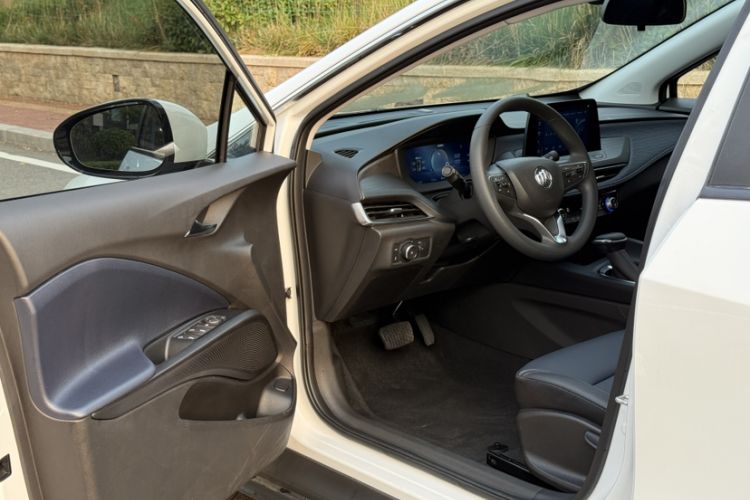 Used Buick Velite 6 2024 450km Range Commuter Version Interior 3