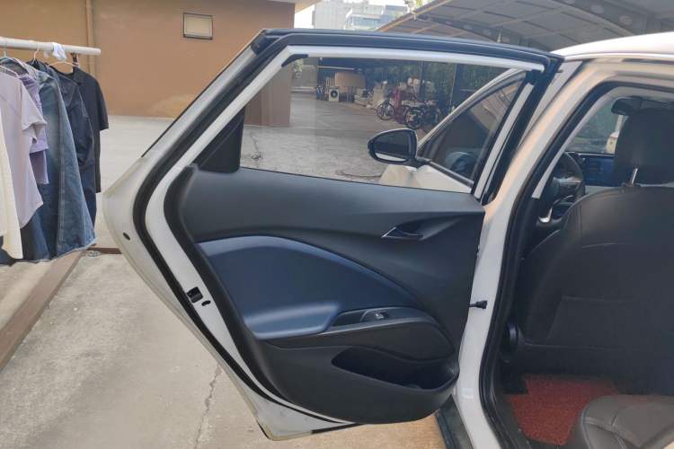 Used Buick Velite 6 2024 450km Range Commuter Version Interior 8