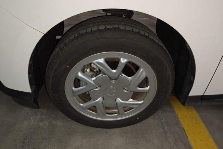 Used Buick Velite 6 2024 450km Range Commuter Version Left Front Wheel Hub