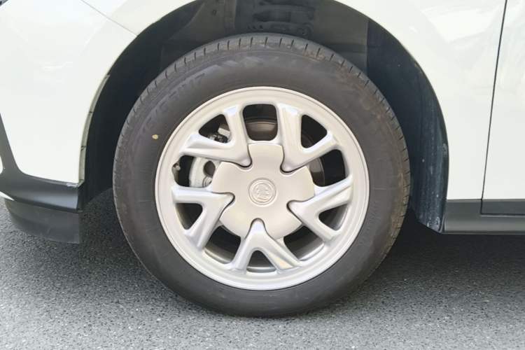 Used Buick Velite 6 2024 450km Range Commuter Version Left Front Wheel Hub