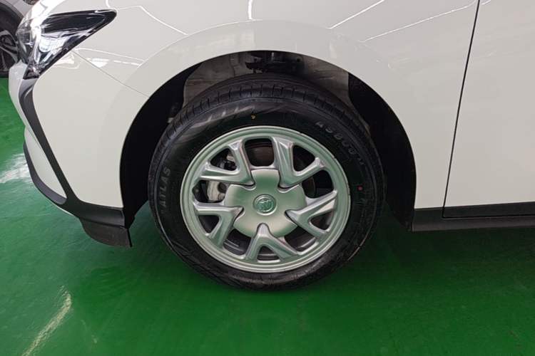 Used Buick Velite 6 2024 450km Range Commuter Version Left Front Wheel Hub