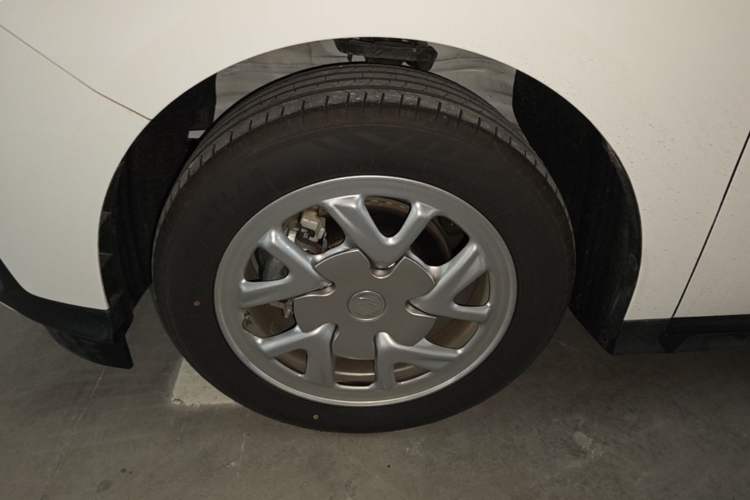 Used Buick Velite 6 2024 450km Range Commuter Version Left Front Wheel Hub