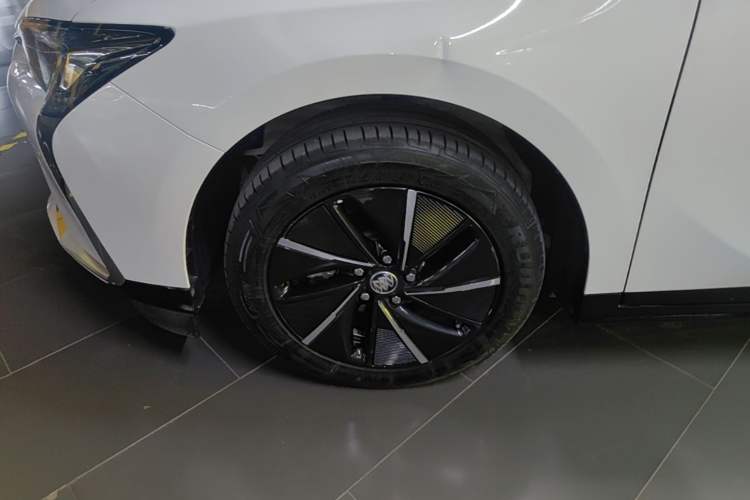 Used Buick Velite 6 2024 430km Comfort Edition Left Front Wheel Hub