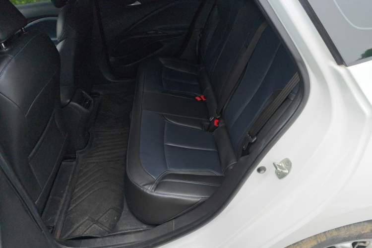 Used Buick Velite 6 2024 450km Range Commuter Version Left Rear Seat
