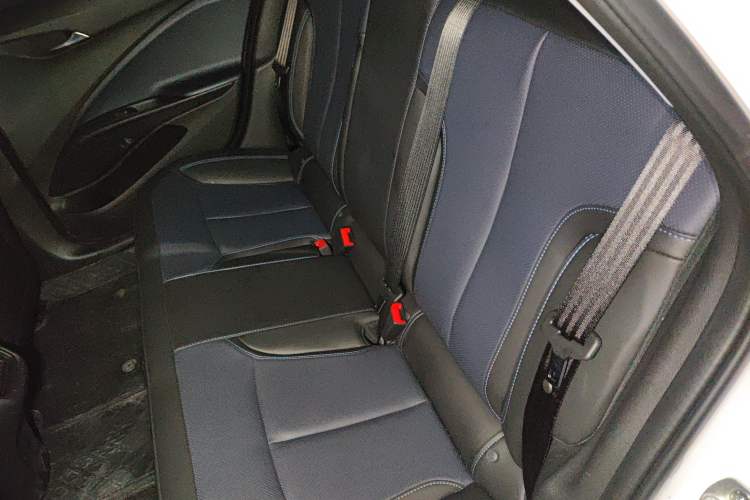 Used Buick Velite 6 2024 450km Range Commuter Version Left Rear Seat