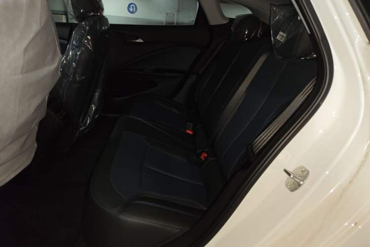 Used Buick Velite 6 2024 450km Range Commuter Version Left Rear Seat