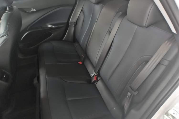 Used Buick Velite 6 2024 450km Range Commuter Version Left Rear Seat