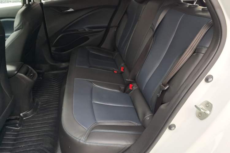 Used Buick Velite 6 2024 450km Range Commuter Version Left Rear Seat