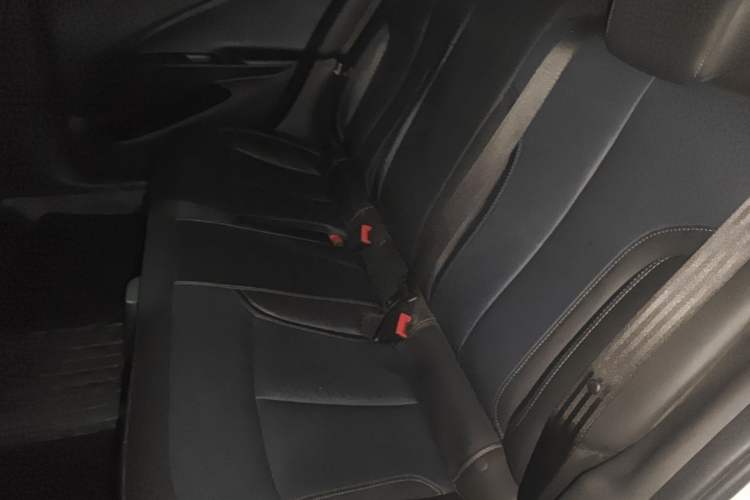Used Buick Velite 6 2024 450km Range Commuter Version Left Rear Seat